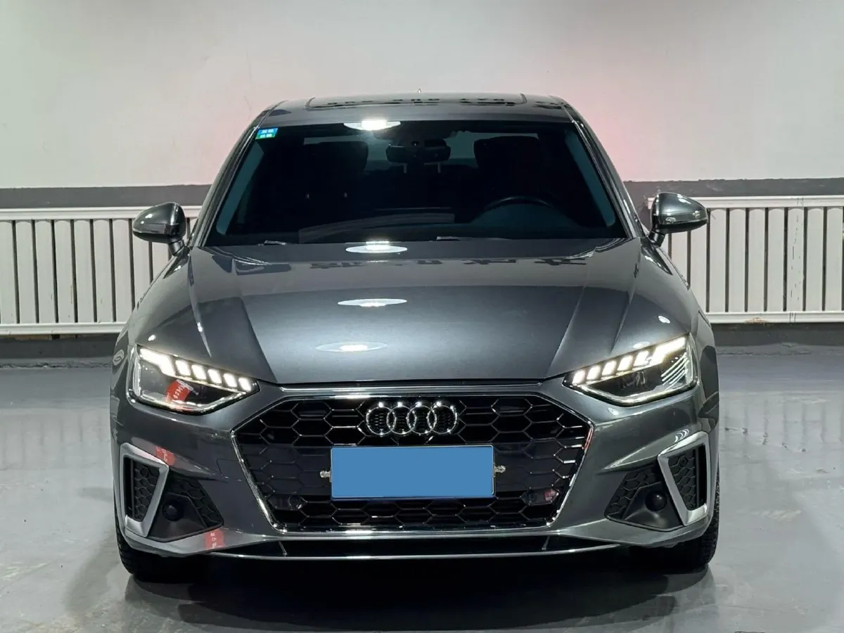 2020 Audi A4L 2.0T 190HP L4 7DCT,autocango,china used car exporter,china ev exporter,chinese used car exporter,chinese used ev exporter