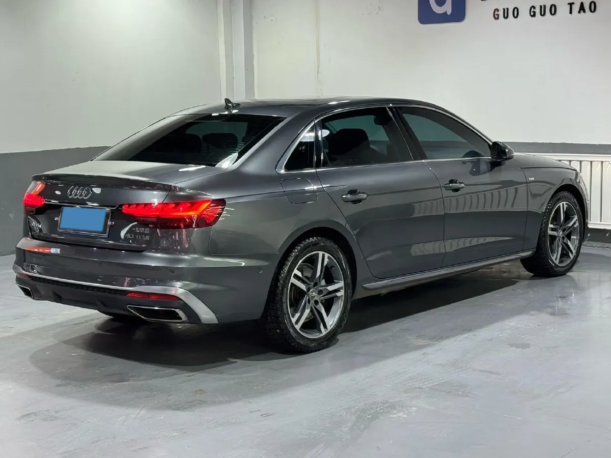2020 Audi A4L 2.0T 190HP L4 7DCT,autocango,china used car exporter,china ev exporter,chinese used car exporter,chinese used ev exporter