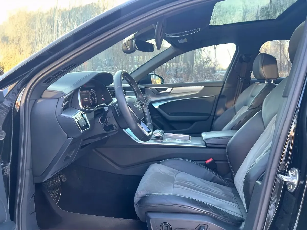 2019 Mercedes-Benz GLC Class 2.0T 245HP L4 9AT,autocango,china used car exporter,china ev exporter,chinese used car exporter,chinese used ev exporter