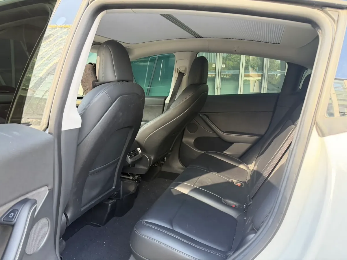 2022 Tesla Model Y BEV 60KWH,autocango,china used car exporter,china ev exporter,chinese used car exporter,chinese used ev exporter