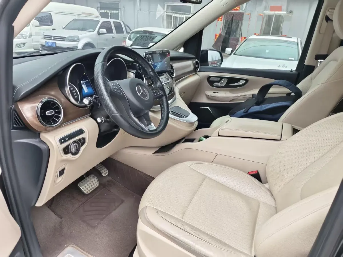 2020 Mercedes-Benz V Class 2.0T 211HP L4 9AT,autocango,china used car exporter,china ev exporter,chinese used car exporter,chinese used ev exporter