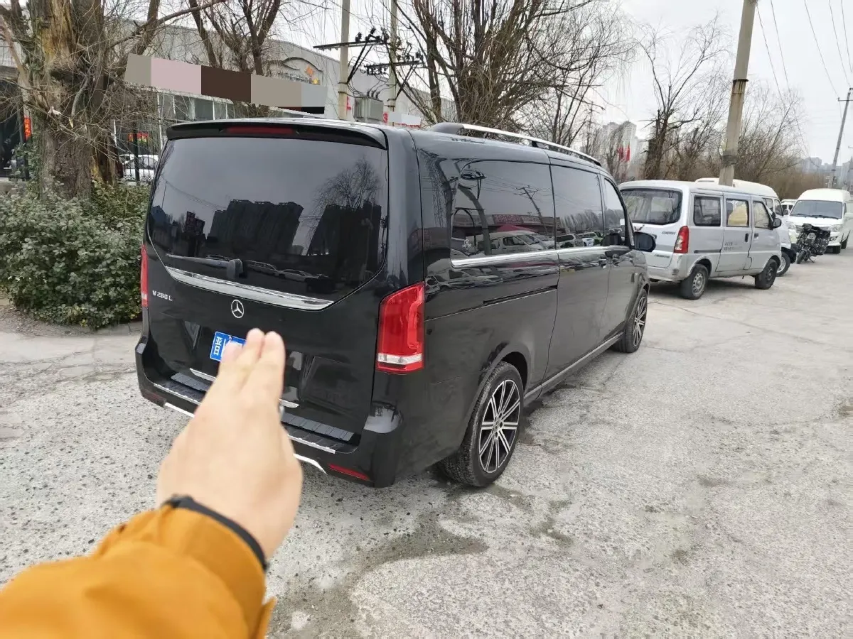 2020 Mercedes-Benz V Class 2.0T 211HP L4 9AT,autocango,china used car exporter,china ev exporter,chinese used car exporter,chinese used ev exporter