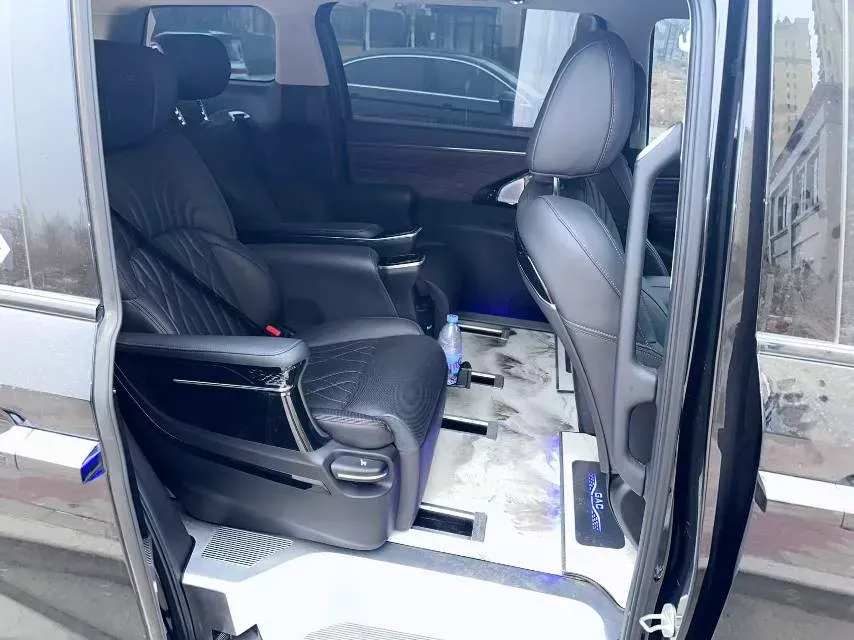 2024 GAC Trumpchi M8 2.0T 252HP L4 8AT,autocango,china used car exporter,china ev exporter,chinese used car exporter,chinese used ev exporter