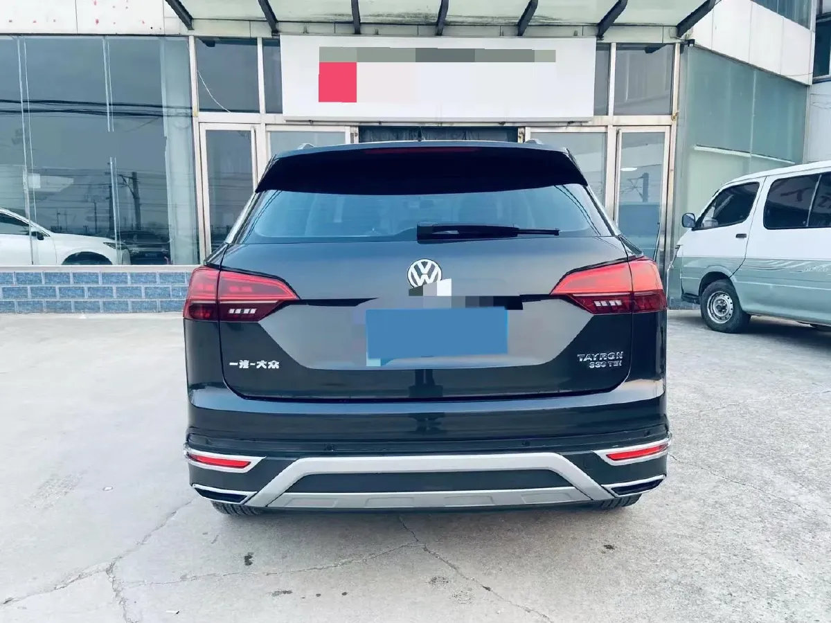 2022 HongQi HS5 2.0T 224HP L4 6AT,autocango,china used car exporter,china ev exporter,chinese used car exporter,chinese used ev exporter