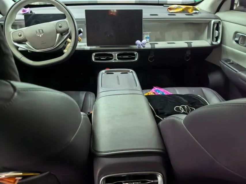 2025 Leapmotor B10 BEV 67.1KWH,autocango,china used car exporter,china ev exporter,chinese used car exporter,chinese used ev exporter