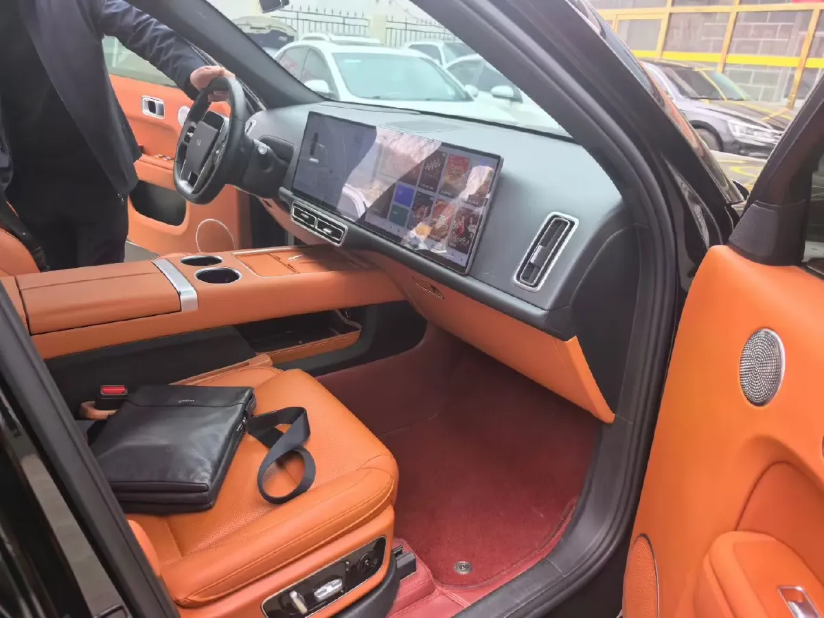 2024 Li L8 Range Extended 154HP REEV 42.8KWH,autocango,china used car exporter,china ev exporter,chinese used car exporter,chinese used ev exporter