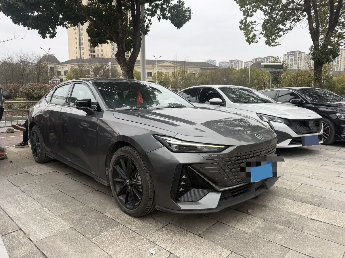 2024 ChangAn UNI-V 1.5T 188HP L4 7DCT,autocango,china used car exporter,china ev exporter,chinese used car exporter,chinese used ev exporter