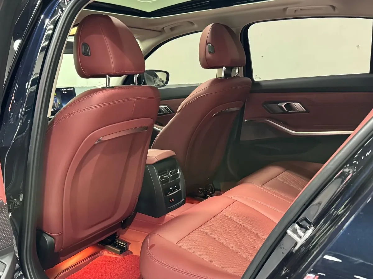 2024 BMW 3 Series 2.0T 156HP L4 8AT,autocango,china used car exporter,china ev exporter,chinese used car exporter,chinese used ev exporter