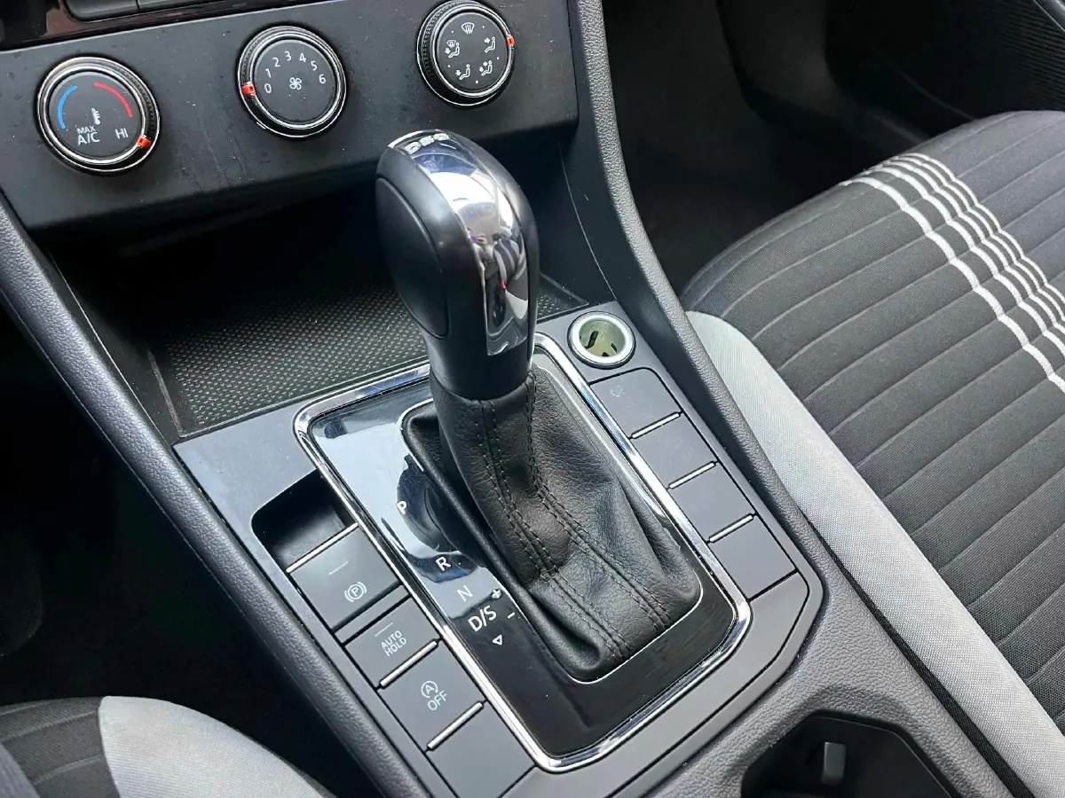 2024 Volkswagen Bora 1.2T 116HP L4 7DCT,autocango,china used car exporter,china ev exporter,chinese used car exporter,chinese used ev exporter