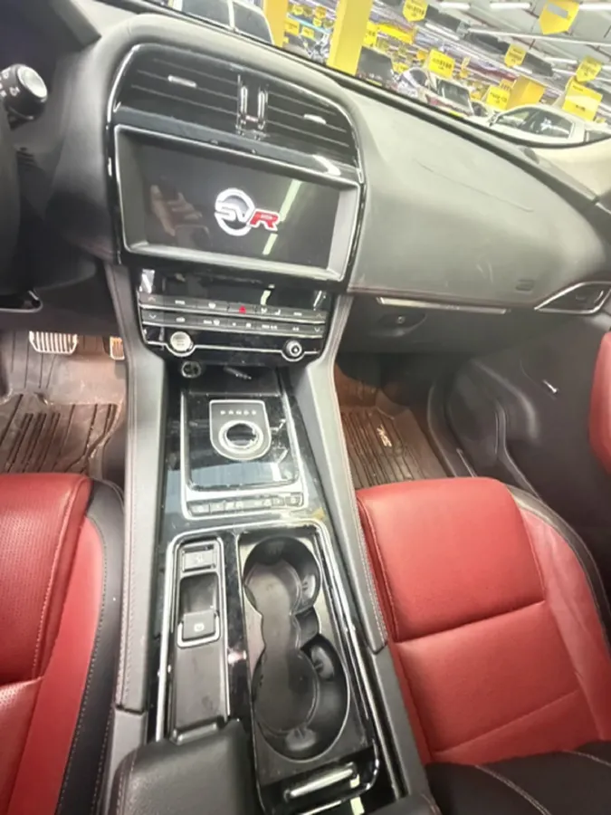 2020 Jaguar F-PACE 2.0T 250HP L4 8AT,autocango,china used car exporter,china ev exporter,chinese used car exporter,chinese used ev exporter