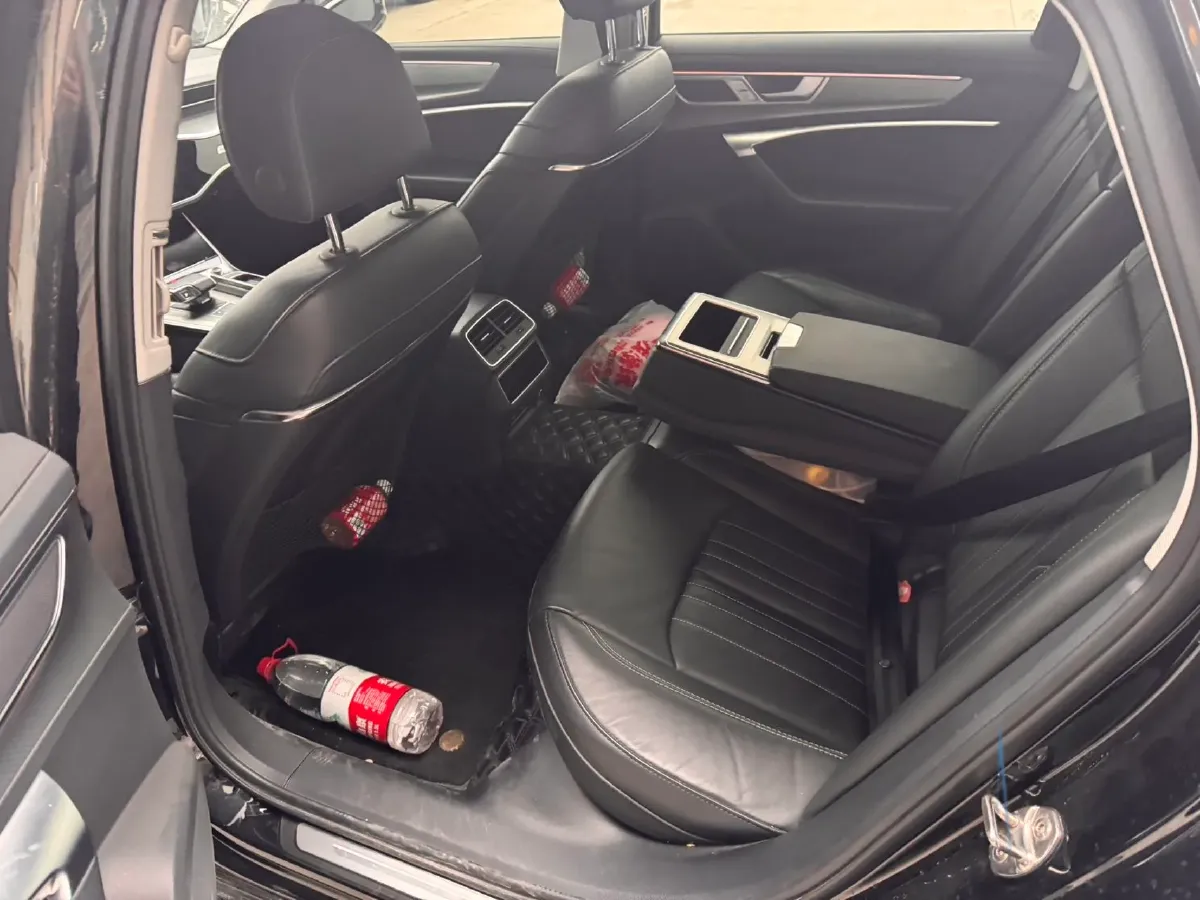 2023 Audi A6L 2.0T 245HP L4 7DCT,autocango,china used car exporter,china ev exporter,chinese used car exporter,chinese used ev exporter