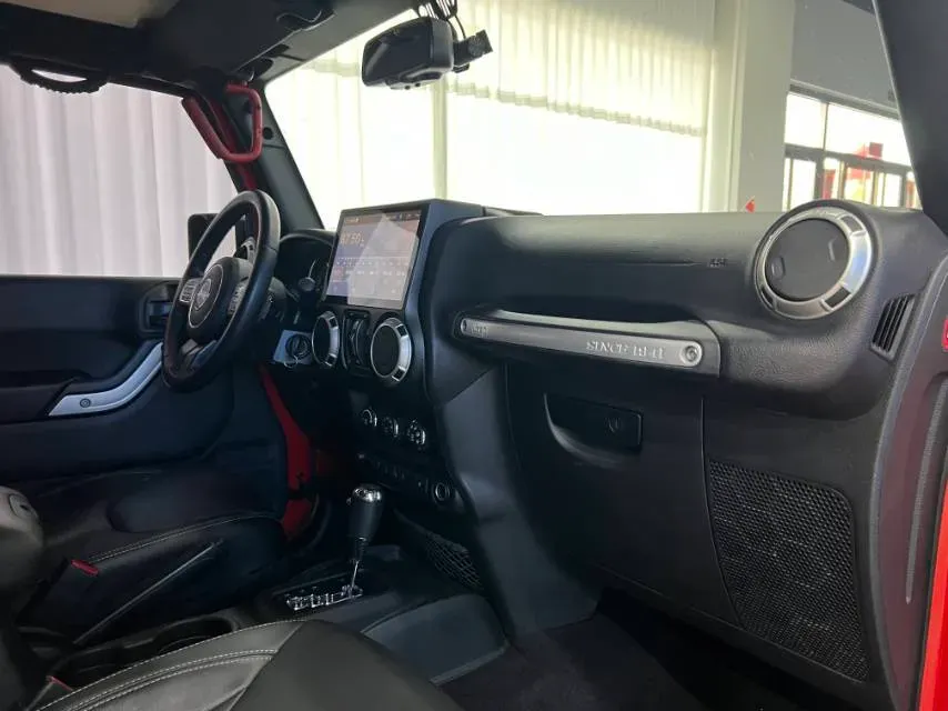 2017 Jeep Wrangler 3.6L 284HP V6 5AT,autocango,china used car exporter,china ev exporter,chinese used car exporter,chinese used ev exporter