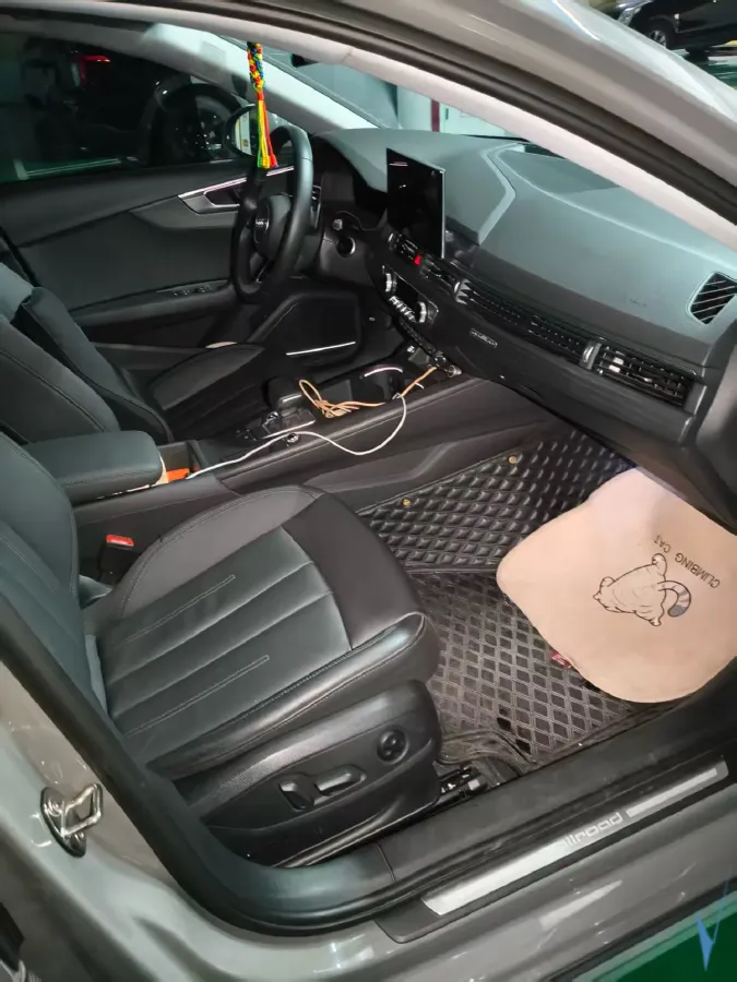 2021 Audi A4 2.0T 252HP L4 7DCT,autocango,china used car exporter,china ev exporter,chinese used car exporter,chinese used ev exporter