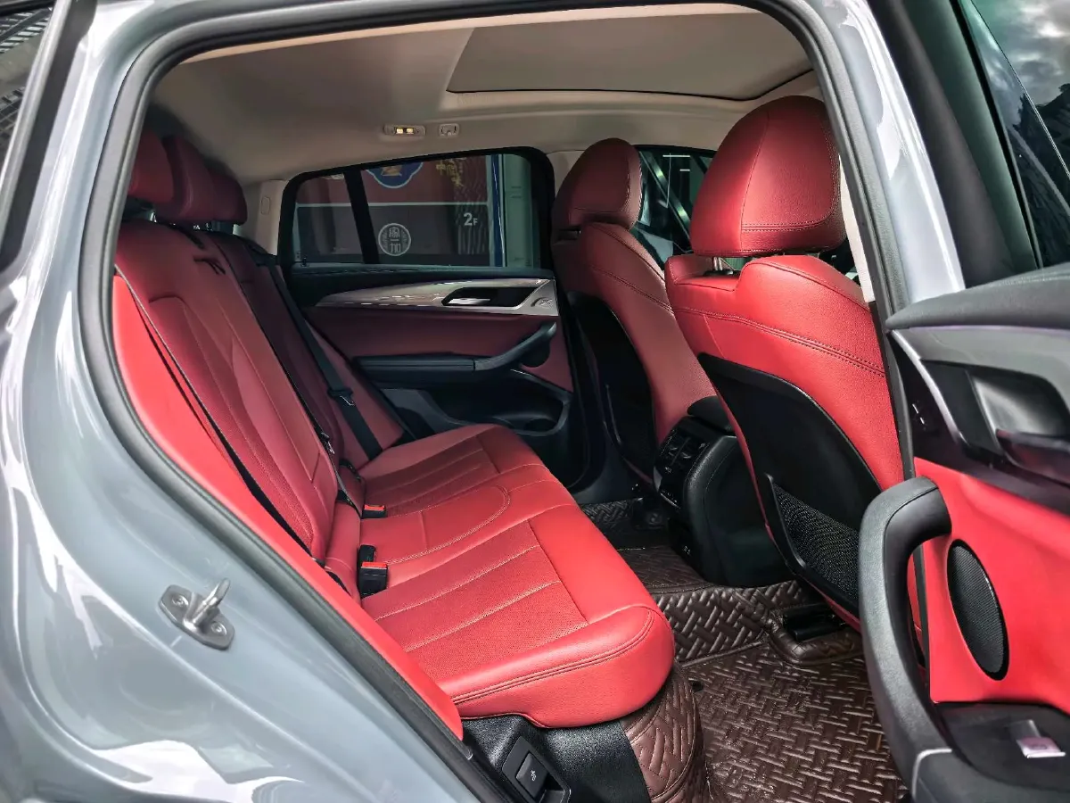 2022 BMW X4 2.0T 245HP L4 8AT,autocango,china used car exporter,china ev exporter,chinese used car exporter,chinese used ev exporter