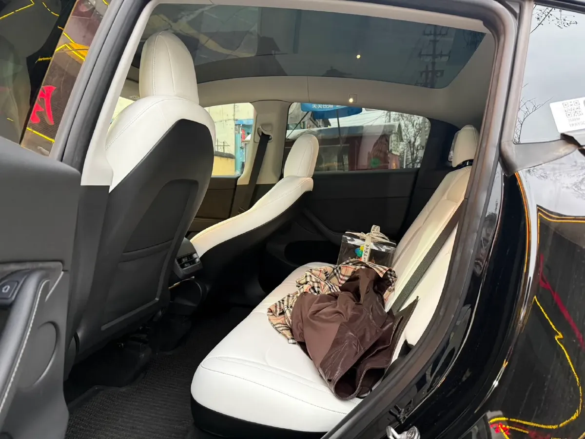 2022 Tesla Model Y BEV 60KWH,autocango,china used car exporter,china ev exporter,chinese used car exporter,chinese used ev exporter