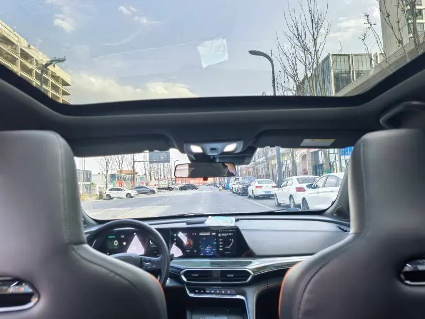 2022 ChangAn UNI-T 2.0T 233HP L4 8AT,autocango,china used car exporter,china ev exporter,chinese used car exporter,chinese used ev exporter