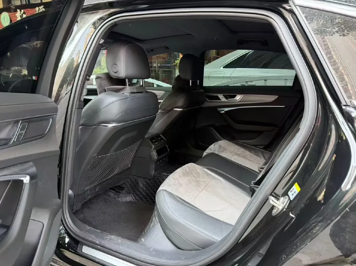 2023 Audi A6L 2.0T 190HP L4 7DCT,autocango,china used car exporter,china ev exporter,chinese used car exporter,chinese used ev exporter