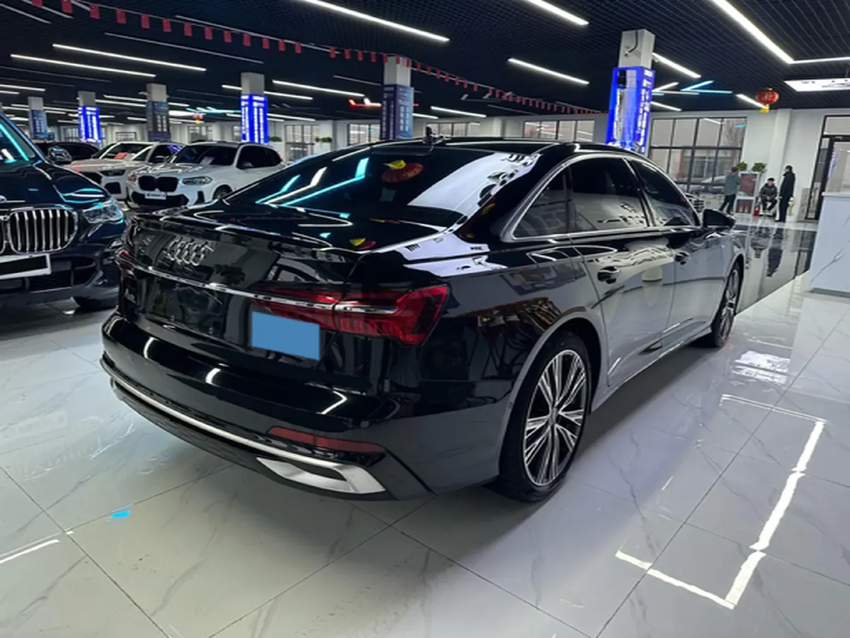 2025 Audi A6L 2.0T 245HP L4 7DCT,autocango,china used car exporter,china ev exporter,chinese used car exporter,chinese used ev exporter