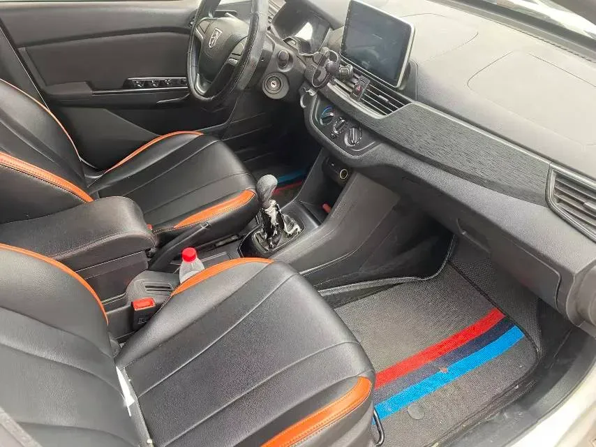 2016 BaoJun 310 1.2L 82HP L4 5MT,autocango,china used car exporter,china ev exporter,chinese used car exporter,chinese used ev exporter