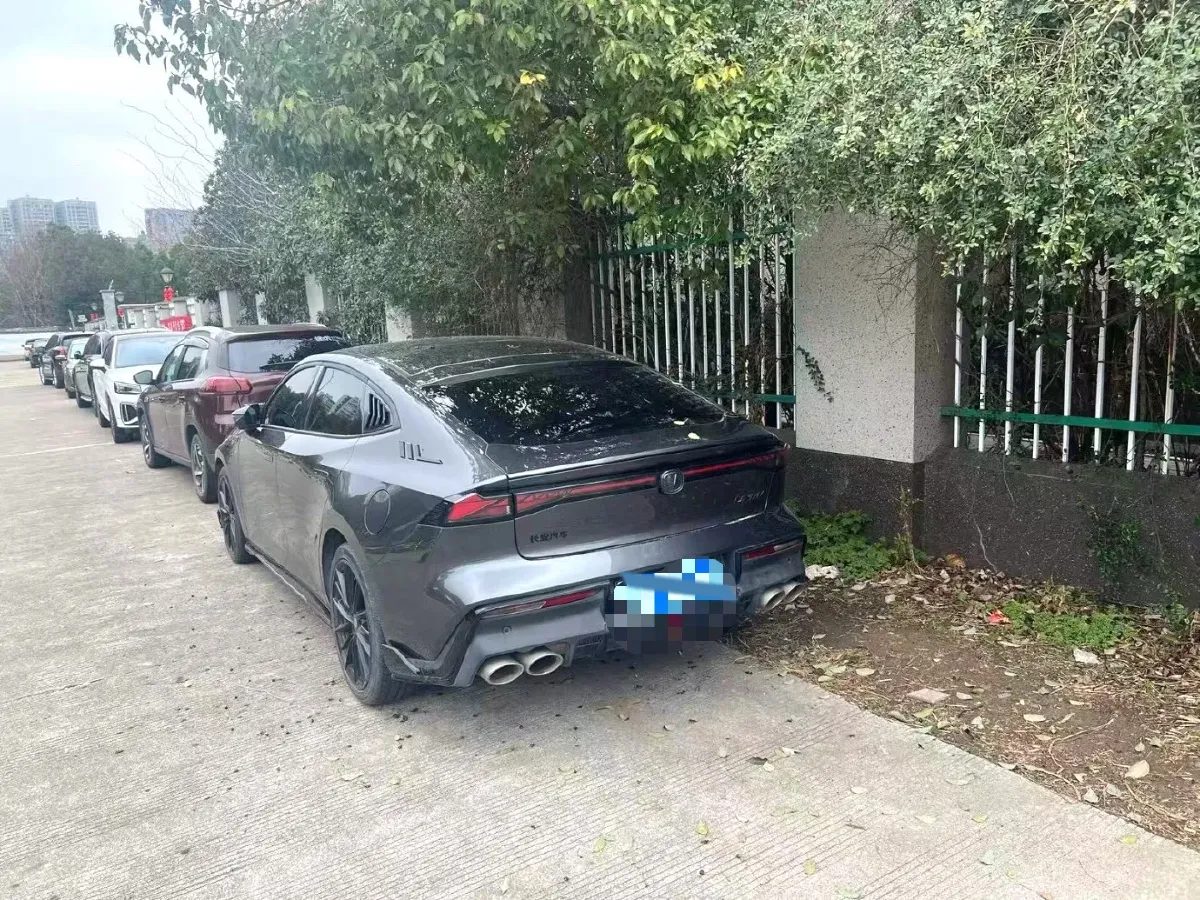 2023 ChangAn UNI-V 2.0T 233HP L4 8AT,autocango,china used car exporter,china ev exporter,chinese used car exporter,chinese used ev exporter