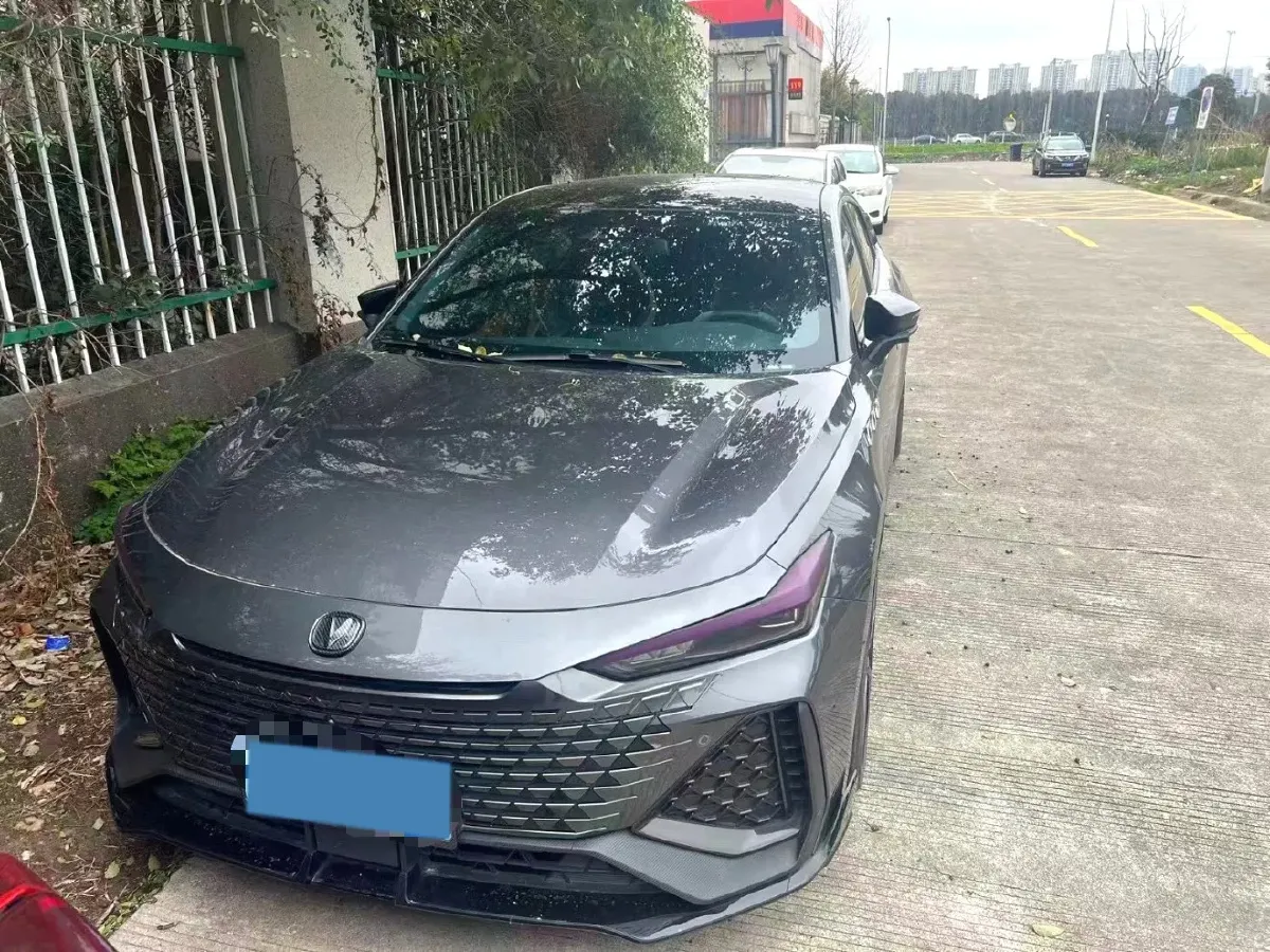 2023 ChangAn UNI-V 2.0T 233HP L4 8AT,autocango,china used car exporter,china ev exporter,chinese used car exporter,chinese used ev exporter