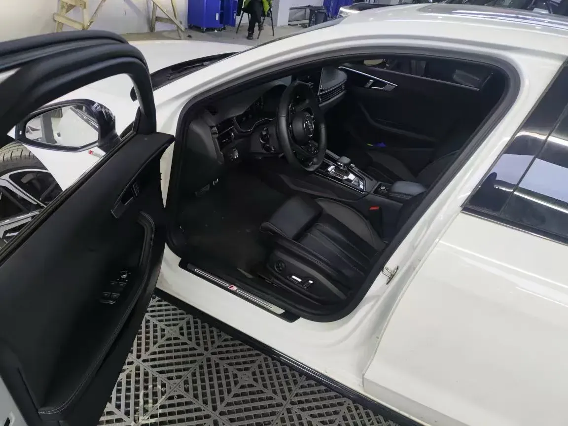 2024 Audi A4L 2.0T 190HP L4 7DCT,autocango,china used car exporter,china ev exporter,chinese used car exporter,chinese used ev exporter