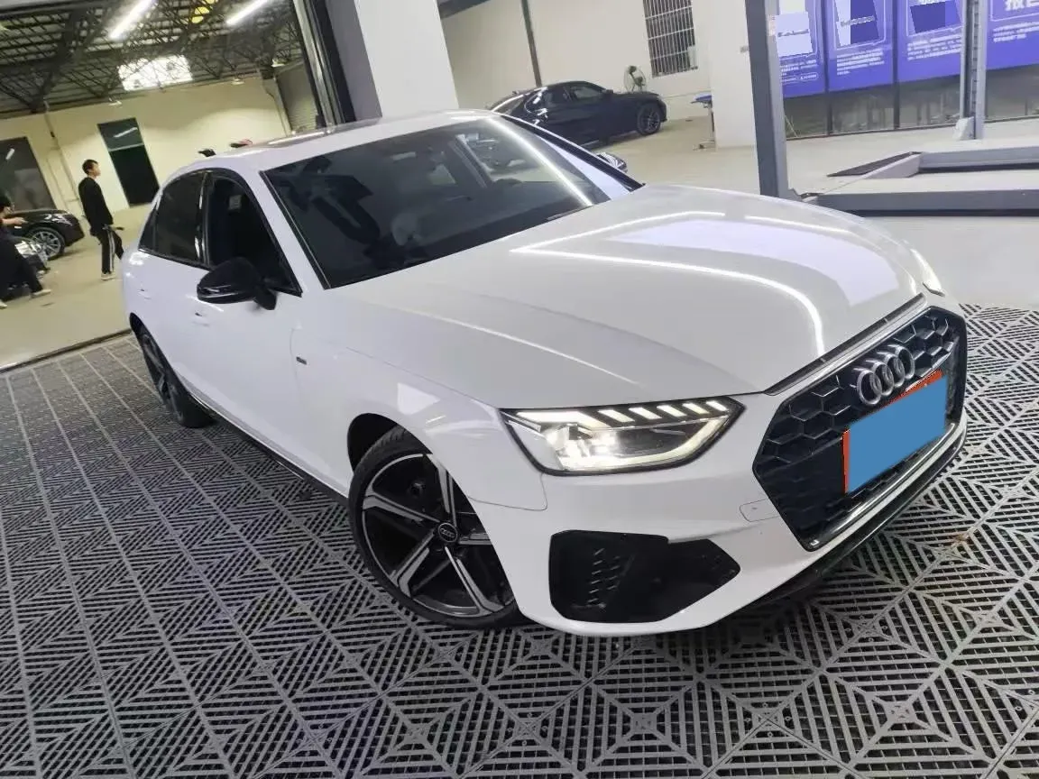 2024 Audi A4L 2.0T 190HP L4 7DCT,autocango,china used car exporter,china ev exporter,chinese used car exporter,chinese used ev exporter