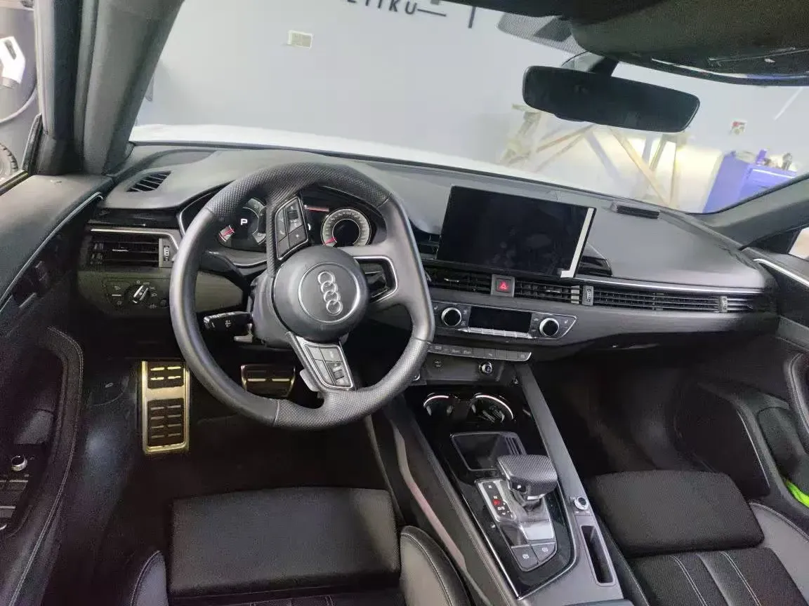 2024 Audi A4L 2.0T 190HP L4 7DCT,autocango,china used car exporter,china ev exporter,chinese used car exporter,chinese used ev exporter