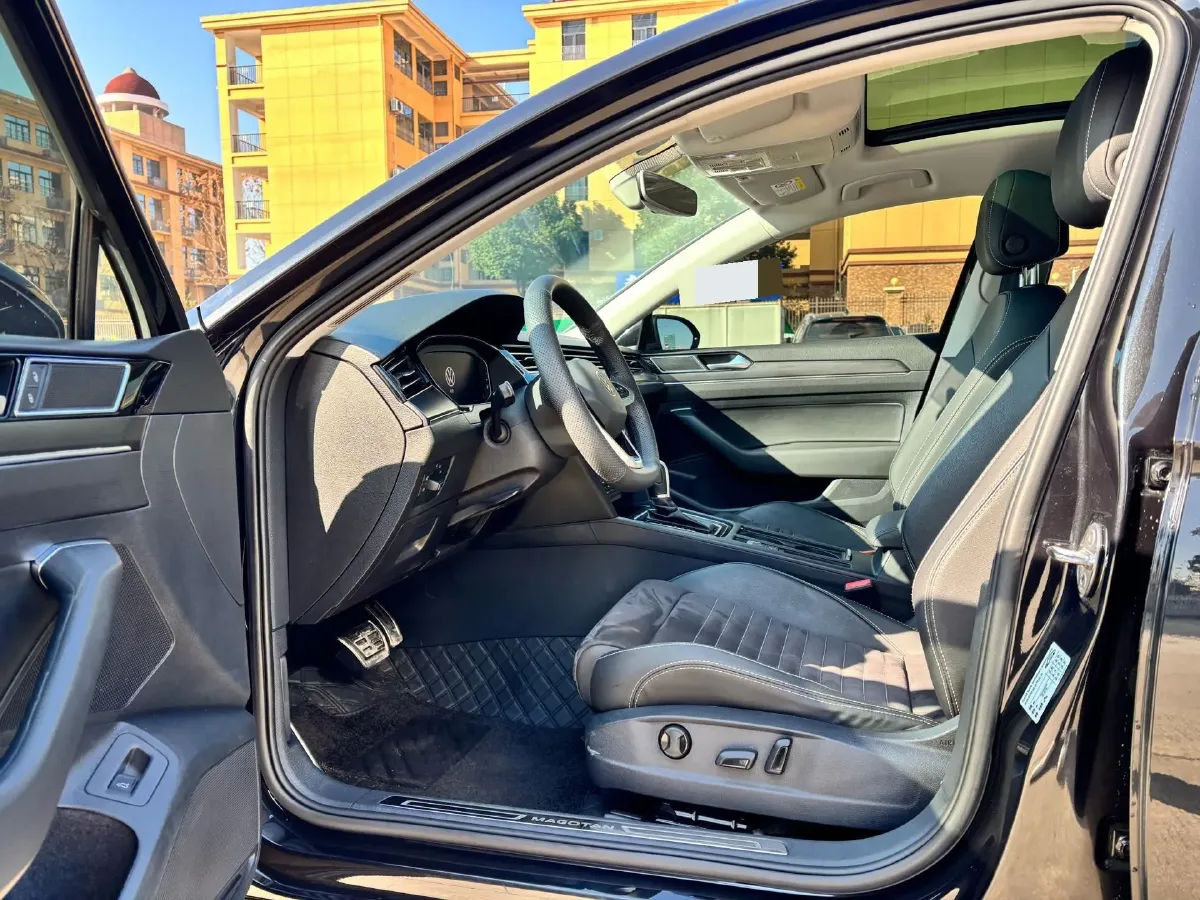 2020 Volkswagen Magotan 2.0T 186HP L4 7DCT,autocango,china used car exporter,china ev exporter,chinese used car exporter,chinese used ev exporter