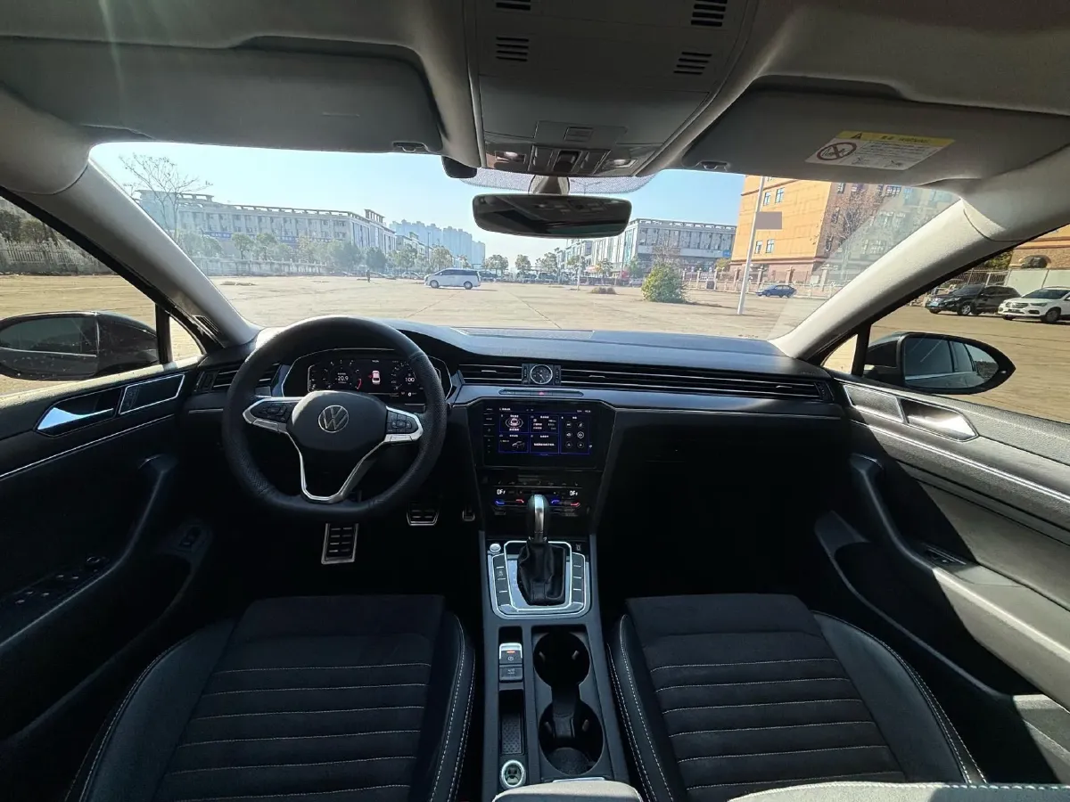 2020 Volkswagen Magotan 2.0T 186HP L4 7DCT,autocango,china used car exporter,china ev exporter,chinese used car exporter,chinese used ev exporter