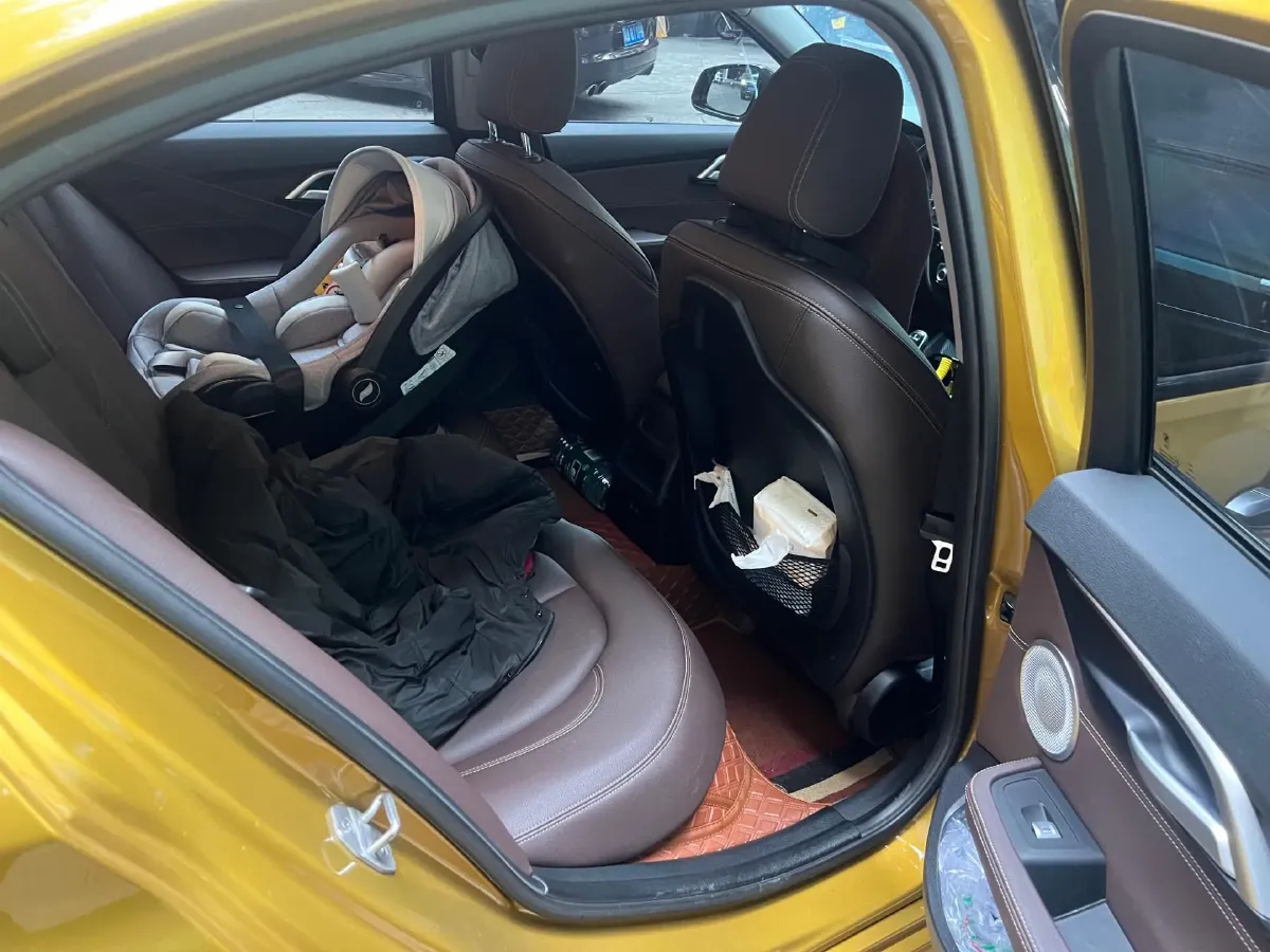 2021 BMW 1 Series 1.5T 140HP L3 7DCT,autocango,china used car exporter,china ev exporter,chinese used car exporter,chinese used ev exporter