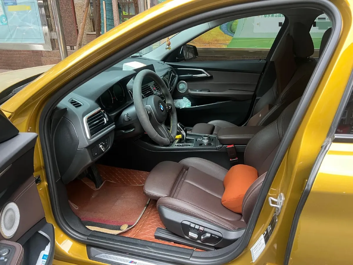 2021 BMW 1 Series 1.5T 140HP L3 7DCT,autocango,china used car exporter,china ev exporter,chinese used car exporter,chinese used ev exporter