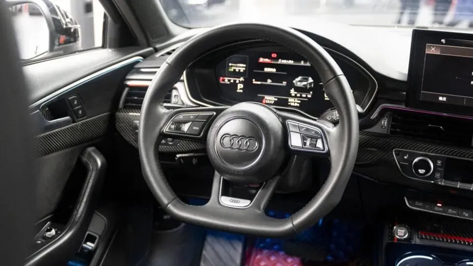 2020 Audi A4L 2.0T 252HP L4 7DCT,autocango,china used car exporter,china ev exporter,chinese used car exporter,chinese used ev exporter