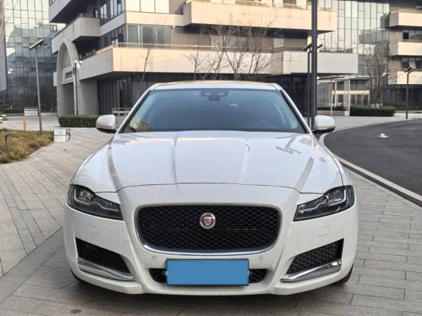 2020 Jaguar XFL 2.0T 250HP L4 8AT,autocango,china used car exporter,china ev exporter,chinese used car exporter,chinese used ev exporter