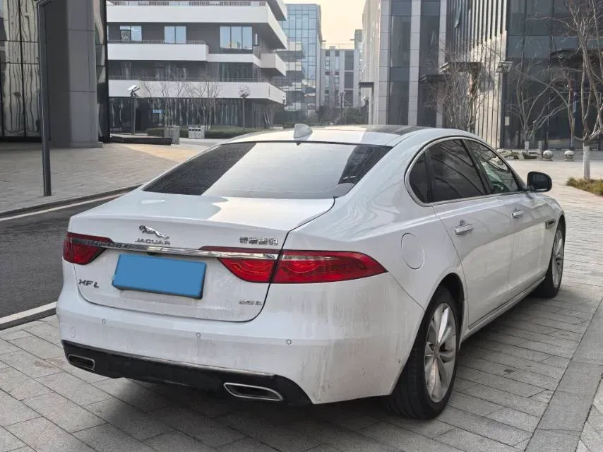 2020 Jaguar XFL 2.0T 250HP L4 8AT,autocango,china used car exporter,china ev exporter,chinese used car exporter,chinese used ev exporter