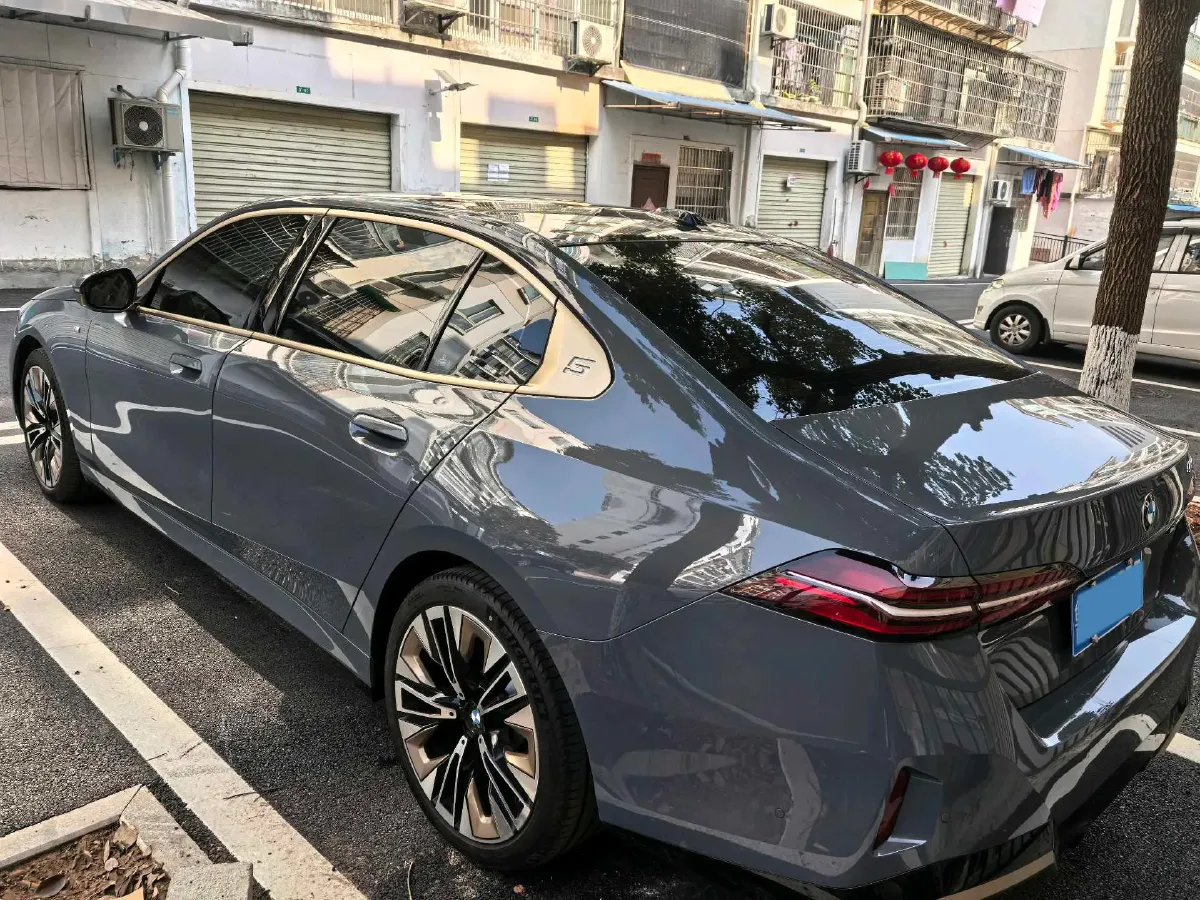 2024 BMW 5 Series 2.0T 258HP L4 8AT,autocango,china used car exporter,china ev exporter,chinese used car exporter,chinese used ev exporter
