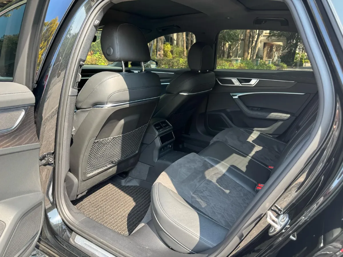 2024 Audi A6L 3.0T 340HP V6 7DCT,autocango,china used car exporter,china ev exporter,chinese used car exporter,chinese used ev exporter