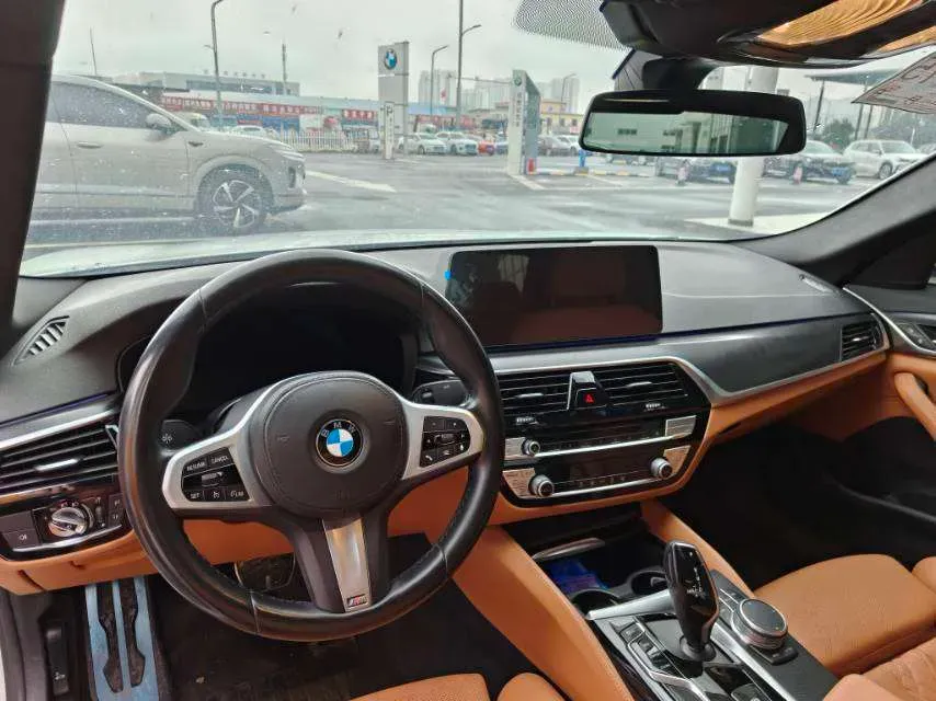 2021 BMW 5 Series 2.0T 184HP L4 8AT,autocango,china used car exporter,china ev exporter,chinese used car exporter,chinese used ev exporter