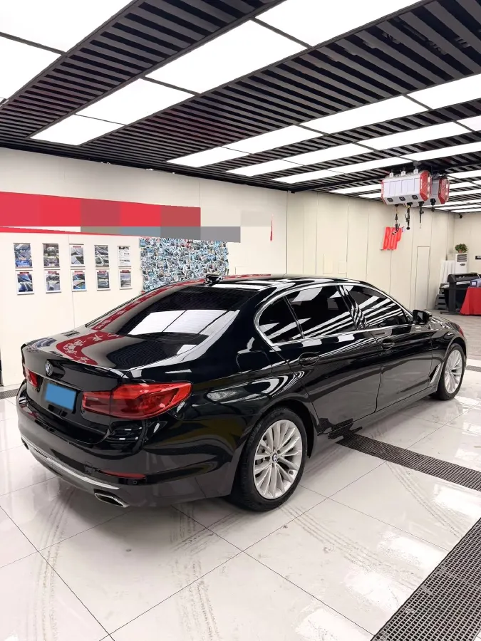 2020 BMW 5 Series 2.0T 252HP L4 8AT,autocango,china used car exporter,china ev exporter,chinese used car exporter,chinese used ev exporter