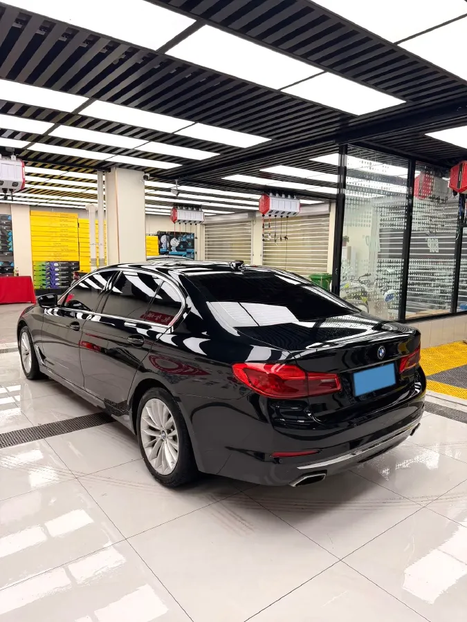 2020 BMW 5 Series 2.0T 252HP L4 8AT,autocango,china used car exporter,china ev exporter,chinese used car exporter,chinese used ev exporter
