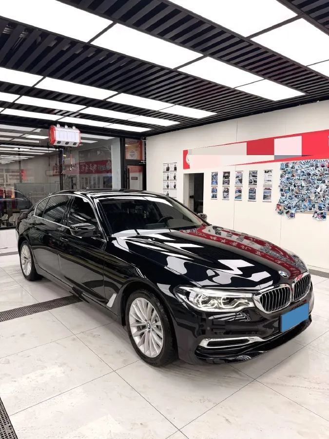 2020 BMW 5 Series 2.0T 252HP L4 8AT,autocango,china used car exporter,china ev exporter,chinese used car exporter,chinese used ev exporter