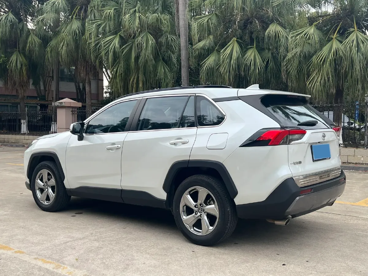 2021 Toyota RAV4 2.0L 171HP L4 CVT,autocango,china used car exporter,china ev exporter,chinese used car exporter,chinese used ev exporter