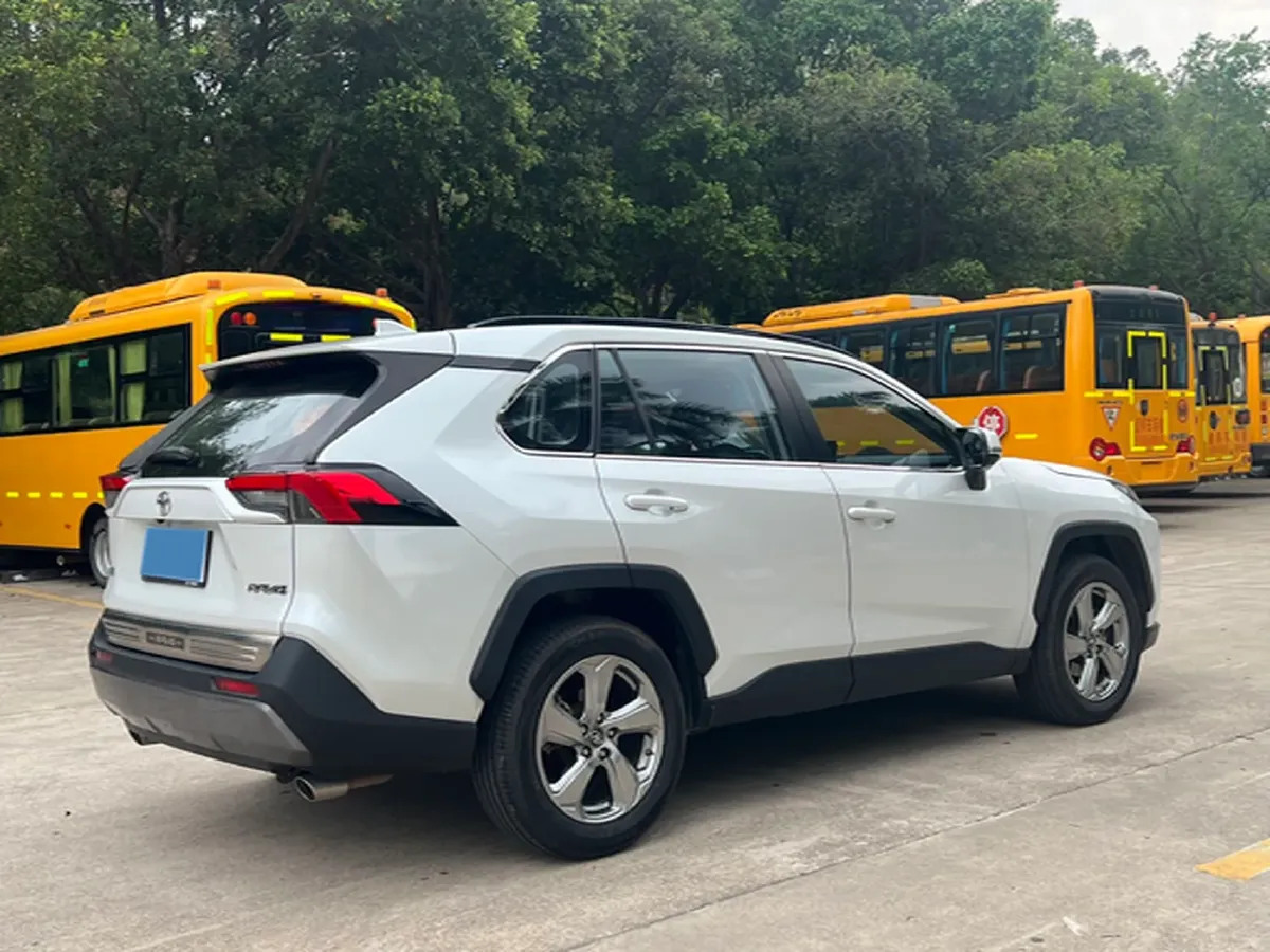 2021 Toyota RAV4 2.0L 171HP L4 CVT,autocango,china used car exporter,china ev exporter,chinese used car exporter,chinese used ev exporter