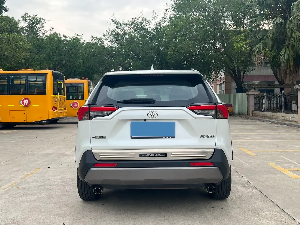 2021 Toyota RAV4 2.0L 171HP L4 CVT,autocango,china used car exporter,china ev exporter,chinese used car exporter,chinese used ev exporter