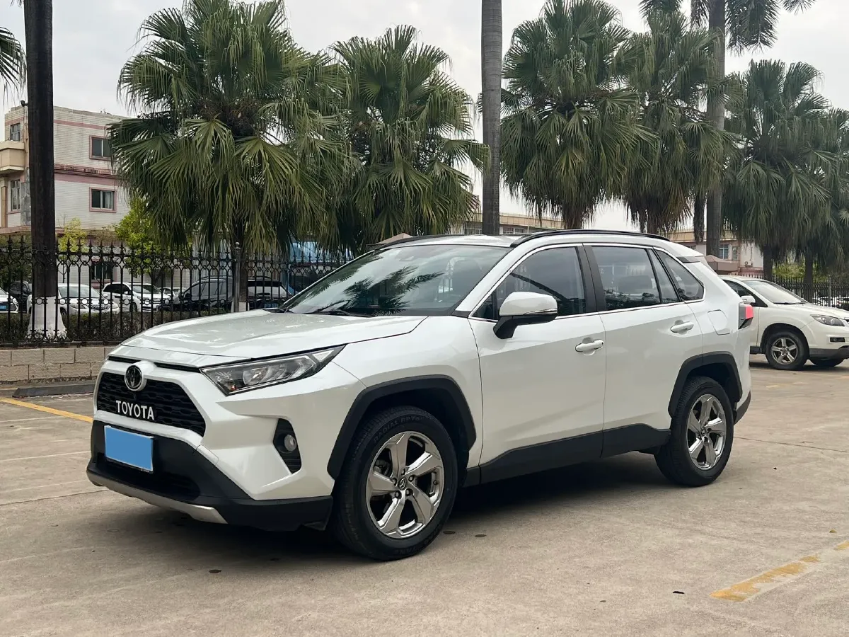 2021 Toyota RAV4 2.0L 171HP L4 CVT,autocango,china used car exporter,china ev exporter,chinese used car exporter,chinese used ev exporter