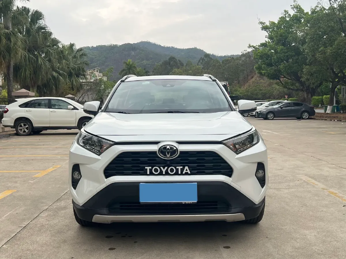 2021 Toyota RAV4 2.0L 171HP L4 CVT,autocango,china used car exporter,china ev exporter,chinese used car exporter,chinese used ev exporter