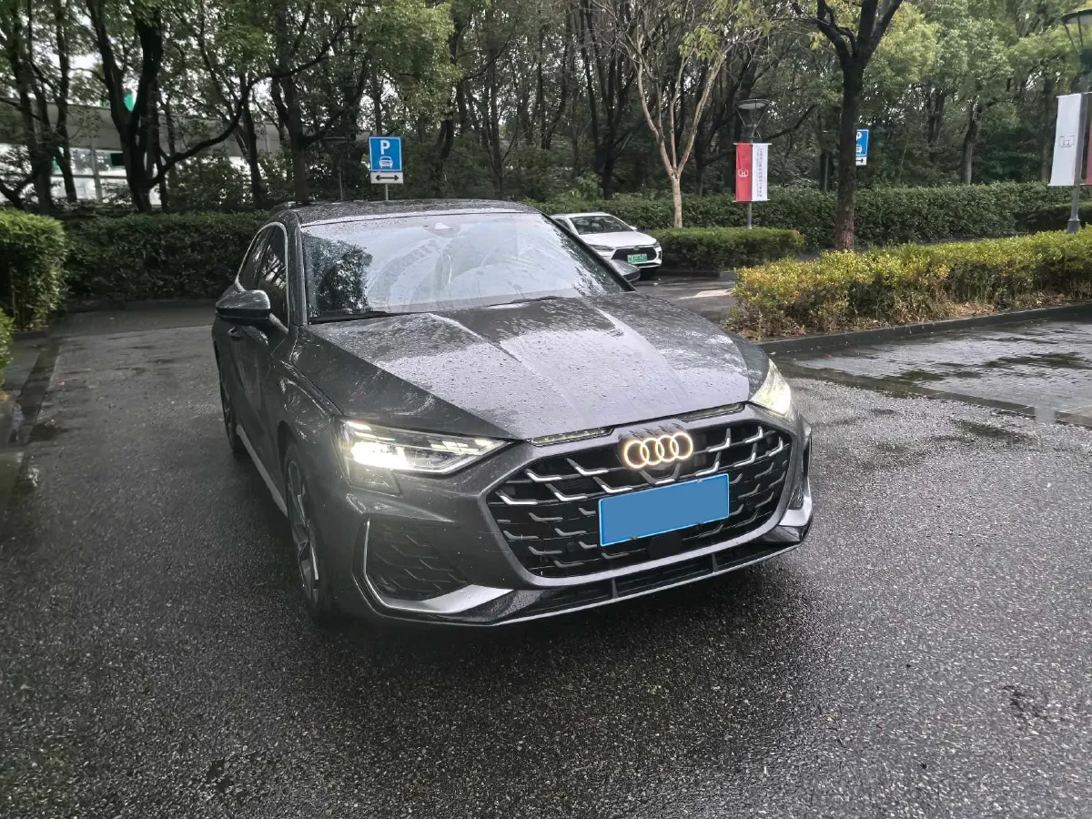 2025 Audi A3 1.5T 160HP L4 7DCT,autocango,china used car exporter,china ev exporter,chinese used car exporter,chinese used ev exporter