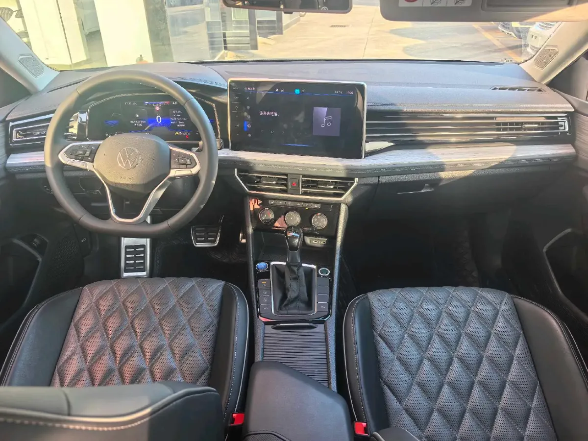 2025 Volkswagen Sagitar 1.5T 160HP L4 7DCT,autocango,china used car exporter,china ev exporter,chinese used car exporter,chinese used ev exporter