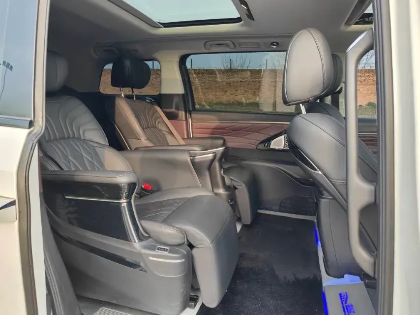 2023 GAC Trumpchi M8 2.0T 252HP L4 8AT,autocango,china used car exporter,china ev exporter,chinese used car exporter,chinese used ev exporter