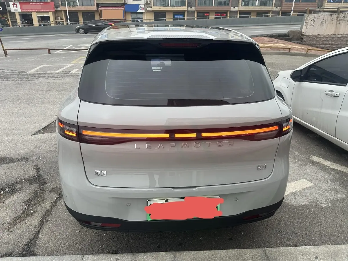 2025 Leapmotor B10 BEV 67.1KWH,autocango,china used car exporter,china ev exporter,chinese used car exporter,chinese used ev exporter